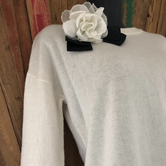 Kate Spade rosette pin cream wool blend Sweater SZ XXS - Picture 4 of 7